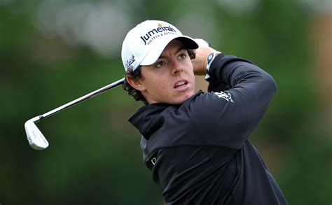 United loses Rory McIlroy's Golf Clubs - The Winglet