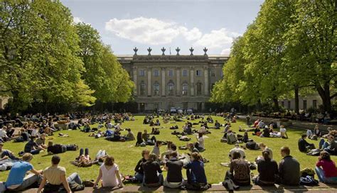 Nachhaltigkeit: Humboldt-Universität unterstützt "Fridays for Future" - Forschung & Lehre