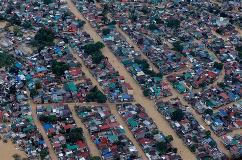 Typhoon Vamco heads for Vietnam after leaving trail of destruction in ...