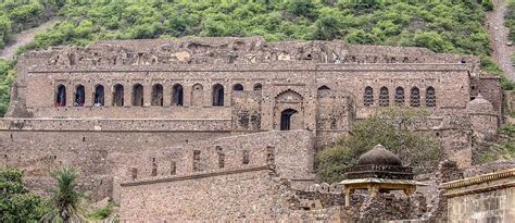 Bhangarh Fort in Rajasthan, India - Haunted and Hauntingly beautiful