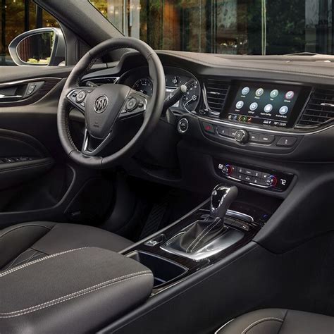 2019 Buick Regal Avenir | Mid-Size Luxury Sedan | Buick Canada