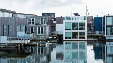 Why the Dutch embrace floating homes - BBC Future