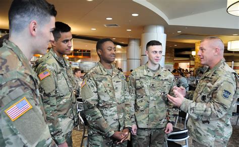 Army Reserve general encourages STEM studies for ROTC cadets > U.S. Army Reserve > News-Display