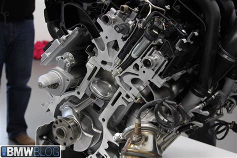 New BMW M3 and BMW M4 - Engine Photos