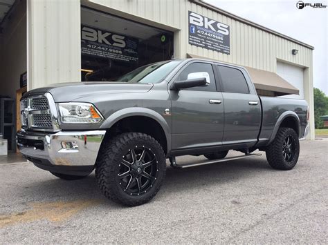 Car | Dodge Ram 2500 on Fuel 1-Piece Maverick - D538 Wheels | California Wheels