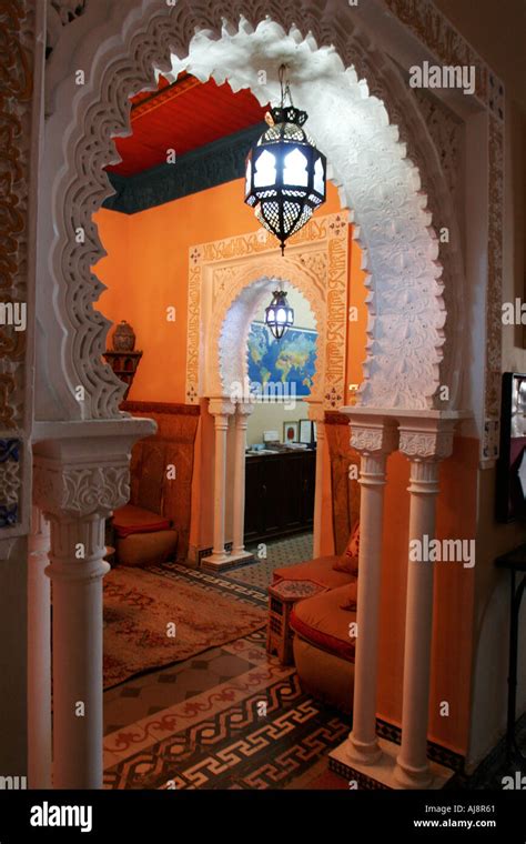 Interior image of a colorful Moroccan restaurant Stock Photo - Alamy