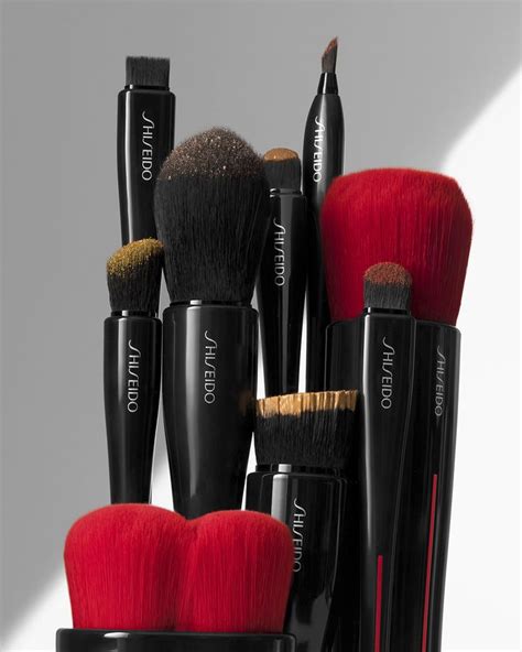 SHISEIDO: Express effortlessly. Every ergonomic brush features a hidden ...