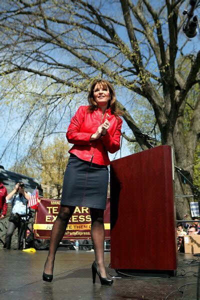 New Boston tea party: Sarah Palin leads defensive, defiant crowd - CSMonitor.com