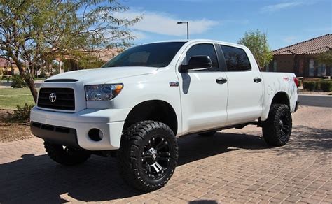 Toyota Tundra Tire Sizes Guide - Stock, Larger And Lifted Size Options ...