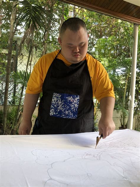 Down Syndrome Batik Artist Hai Lian #csr – myBatik Kuala Lumpur