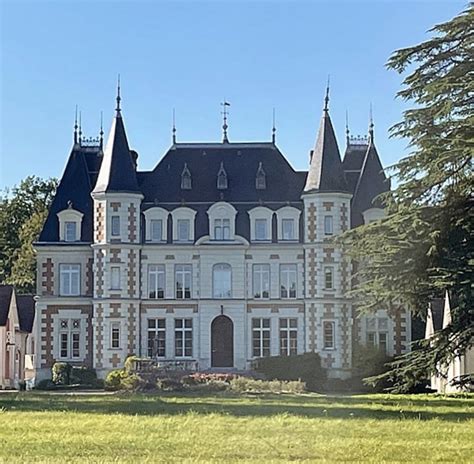 Historical Enchanted castle Touraine France FOR SALE - Slaylebrity