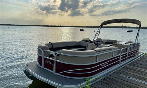 Sun Tracker 24' Pontoon Boat for Rent on Possum Kingdom Lake | GetMyBoat