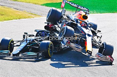 Max Verstappen & Lewis Hamilton Crash Italian Grand Prix 2021 Images ...