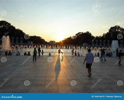 The National World War II Memorial at Night Editorial Stock Image ...