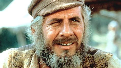 Chaim Topol Dies: 'Fiddler on the Roof' Actor Was 87