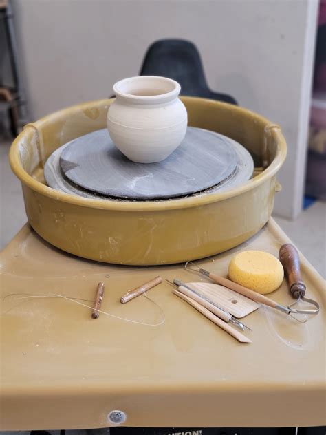 5-Week Saturday Beginner Wheel Throwing – San Diego Craft Collective