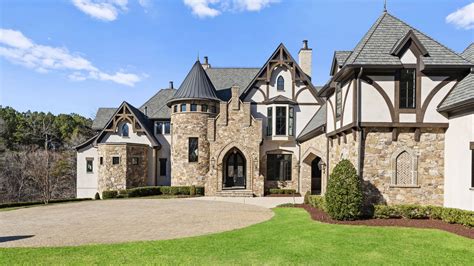 Christian McCaffrey is selling is Lake Norman mansion - Axios Charlotte