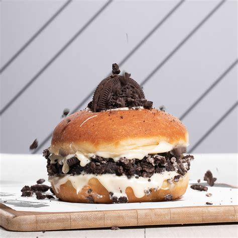 Oreo Burger - Jerry's The Sweet Foodtruck