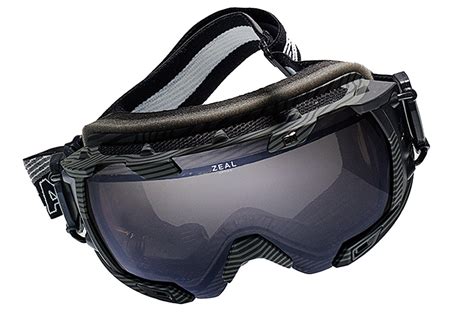 Reviewed: HUD ski goggles from Smith Optics, Oakley and Zeal Optics | WIRED UK