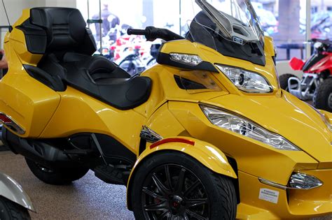 2013 Can-Am Spyder RT-S SE-5 Circuit Yellow Metallic - First Impressio - Central Florida PowerSports