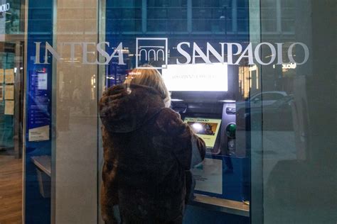 Italian Bank Intesa Sanpaolo Halts Investments in Russia, Belarus