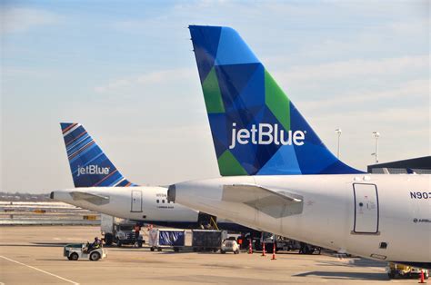 8 Shots Photography | JetBlue Plans Sale of LiveTV