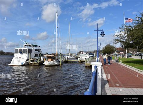 The Washington, NC Waterfront and Marina Stock Photo - Alamy