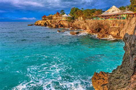 Cliff Jumping In Jamaica: Tips & Insights to know before you leap