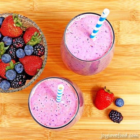 Mixed Berry Banana Chia Seed Smoothies - Joy Love Food