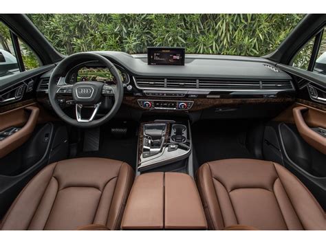 2019 Audi Q7: 150 Interior Photos | U.S. News