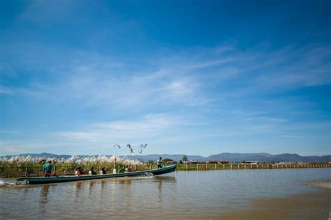 Premium Photo | A beautiful view of inle lake myanmar