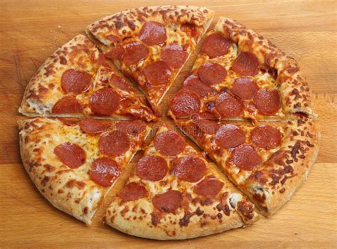 Pepperoni Pizza with Stuffed Crust Stock Photo - Image of chopped, meat: 33793328