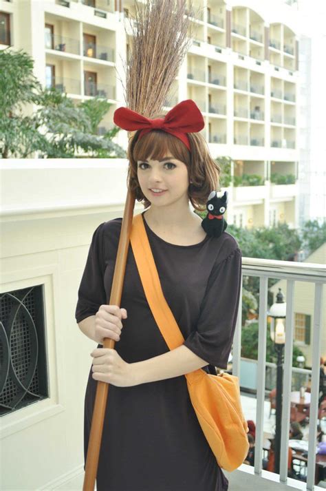 Kiki's Delivery Service @ Katsucon by luciuskwok Family Halloween Costumes, Halloween Cosplay ...