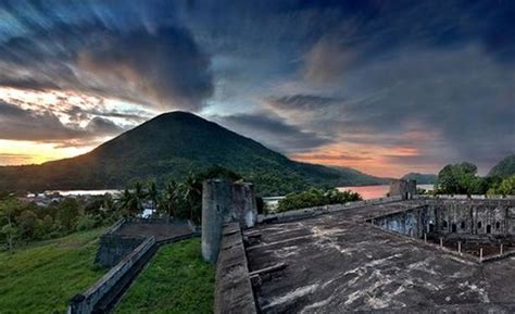 See You In Indonesia: Banda Neira: Spice Island Heritage and colourful ocean Gardens