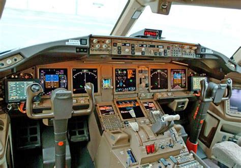 Aerospaceweb.org | Aircraft Museum - Boeing 777 Cockpit Pictures