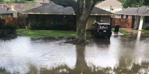 New Orleans sees flooding on over 100 streets from heavy rain, pumps to drain city impacted by ...