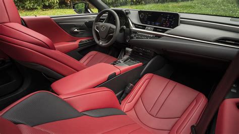 The 2019 Lexus ES Interior Is Excellent | Top Speed