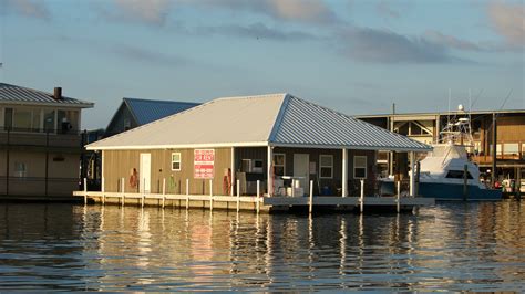 Fishing Lodging in Plaquemines Parish LA | Venice Houseboat Rentals LLC