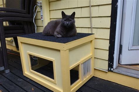 Heated Winter Cat Shelter and Seat | Cat shelters for winter, Winter cat, Cat shelter