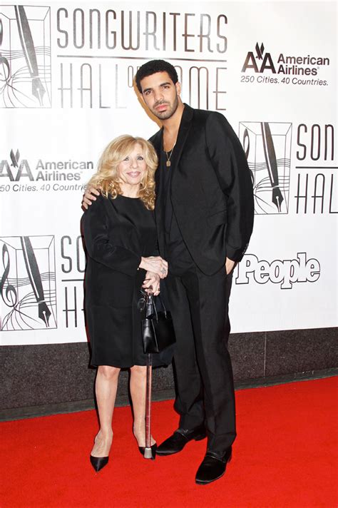 Drake’s Parents: Everything To Know About His Mom & Dad – Hollywood Life