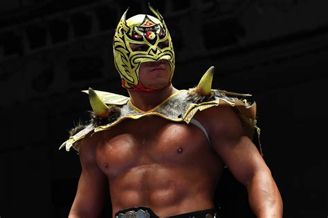 International Lucha Star Dragon Lee Contract Signs With WWE | USA Insider