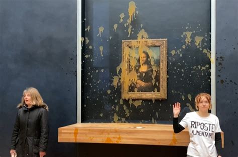 Mona Lisa Splattered With Pumpkin Soup by Protesters in Paris | Vanity Fair