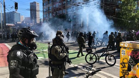 Seattle protests: Several arrested, 59 officers hurt during Saturday rallies | KBOI