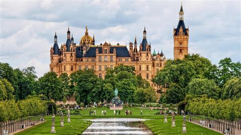 Schwerin Castle HD desktop wallpaper : Widescreen : High Definition ...