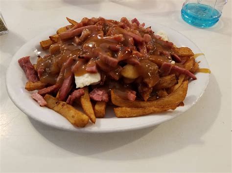 [I ate] Montreal smoked meat poutine : food