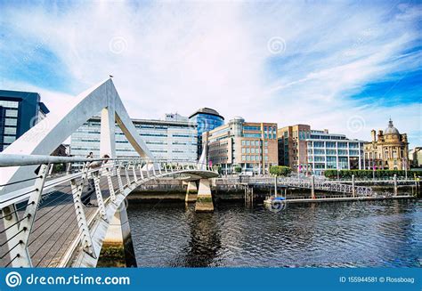 Glasgow Foot Bridge Over the River Clyde Editorial Photo - Image of shot, background: 155944581