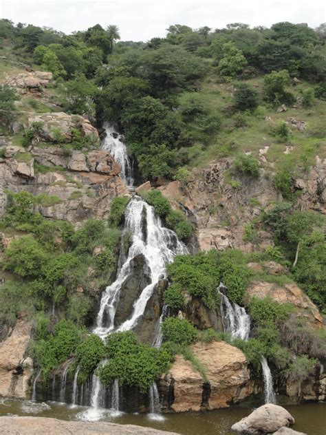 Escapades....: Chunchi Falls - Sangama - Mekedatu