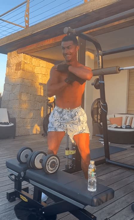 Cristiano Ronaldo adds fresh and fun twist to workout session to ...