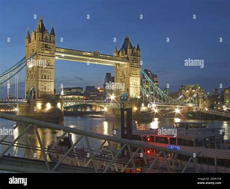 Tower Bridge, London, UK, at night Stock Photo - Alamy