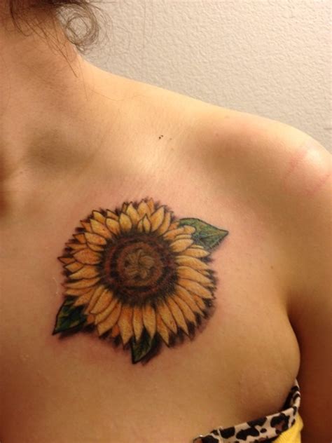 Flor de Girasol - Tatuajes para Mujeres